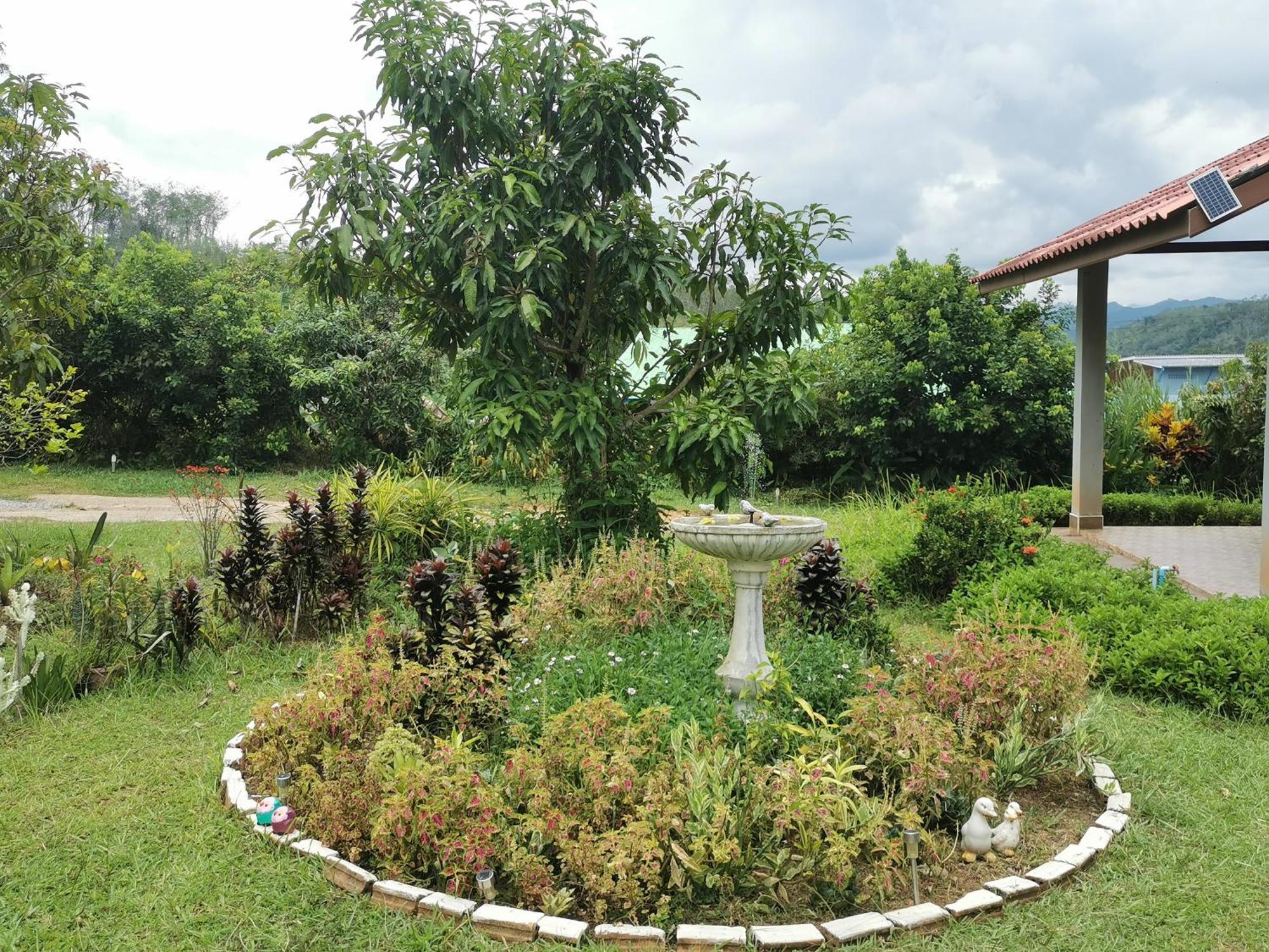 Betong House In The Garden Villa Exterior photo